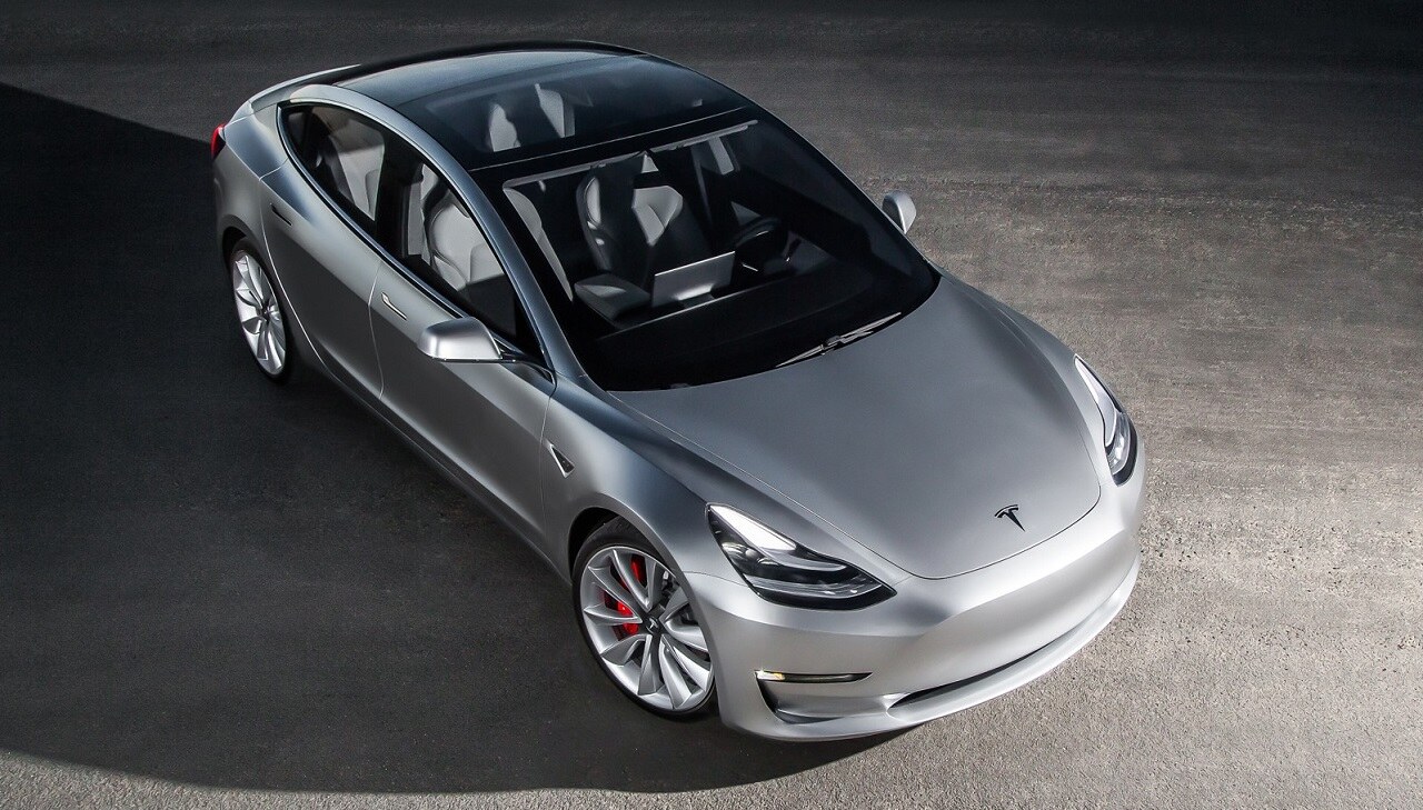 tesla model 3 vybava
