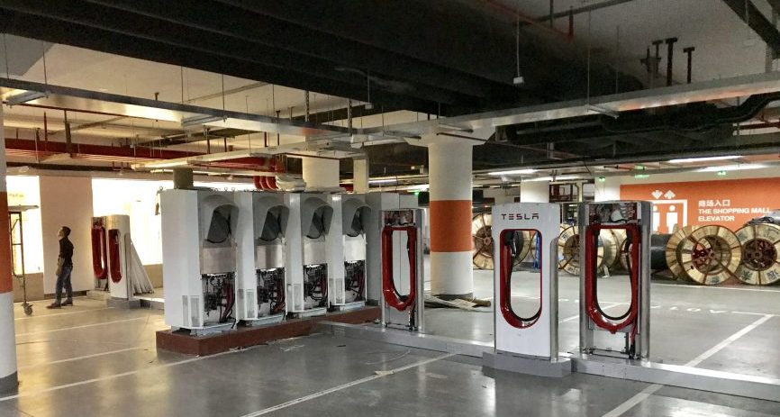 tesla supercharger najvacsia nabijacia stanica