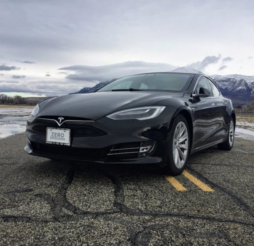 Opancierovan  Tesla  Model S  Prv  nepriestreln  