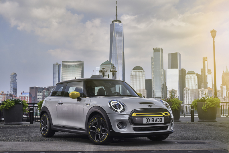 Mini Cooper SE EV pravá strana