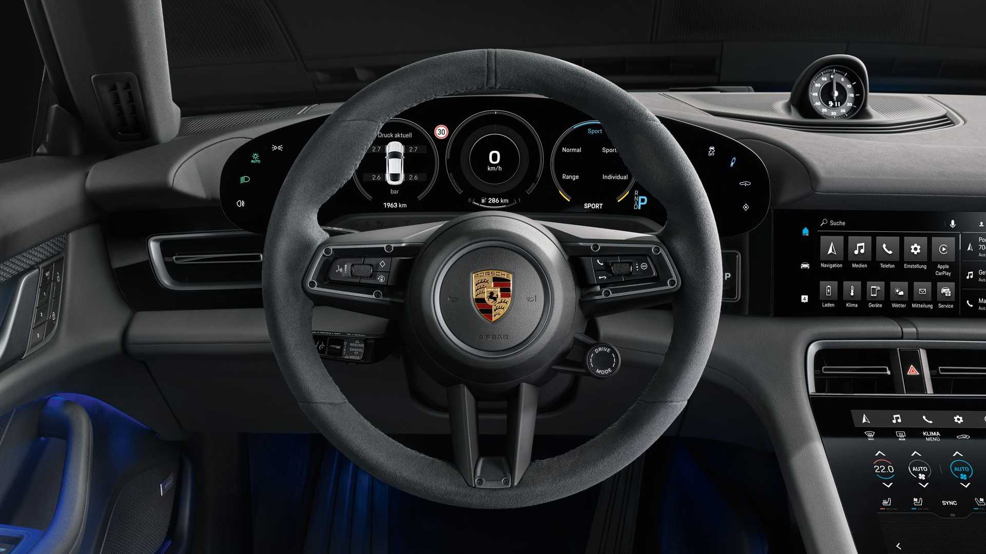Porsche Taycan 4S - interiér