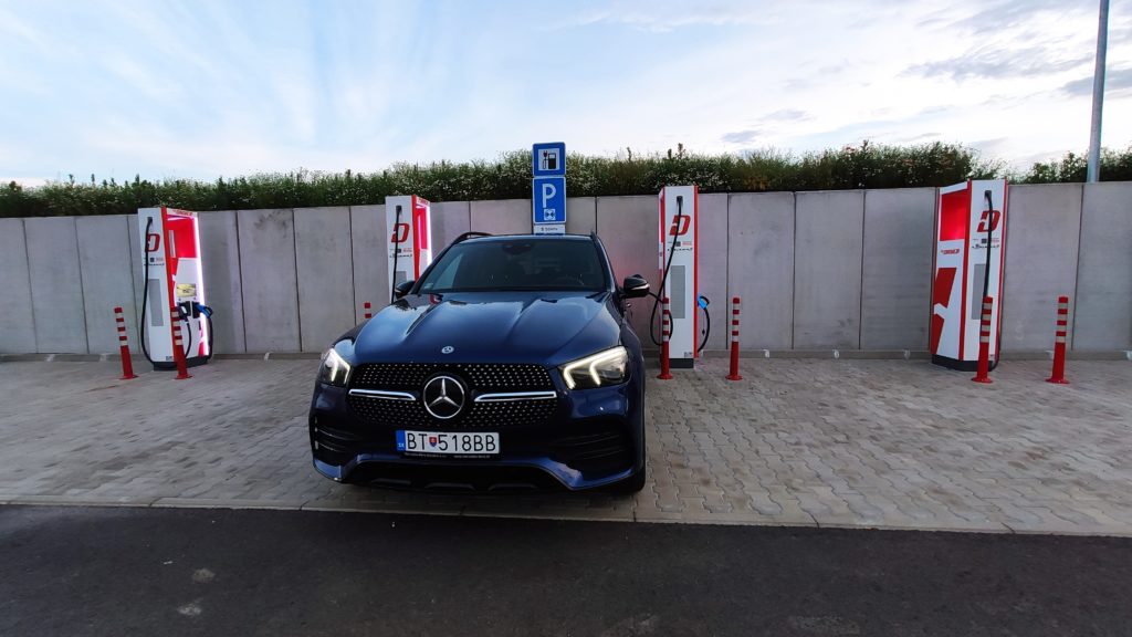 Mercedes GLE 350de phev plug in hybrid 500 elektrických kilometrov