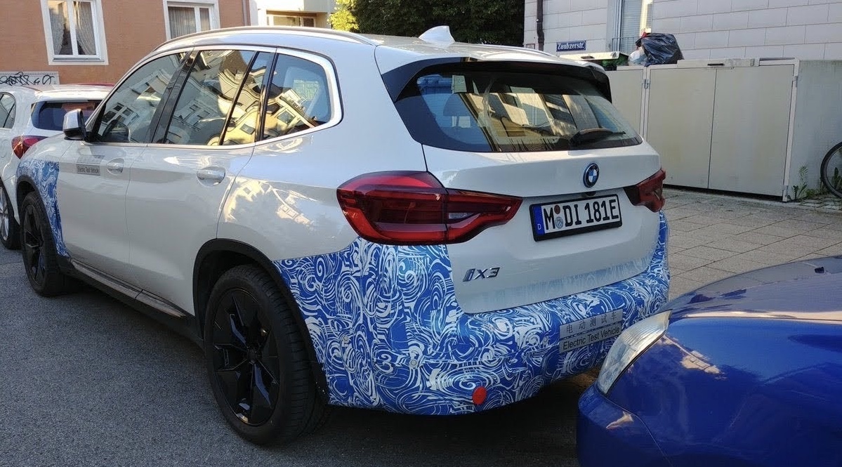 Bmw iX4 prototyp