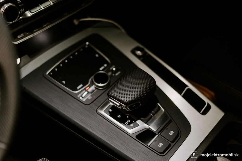 Audi Q5 Sport 50 TFSIe Test phev plug-in hybrid