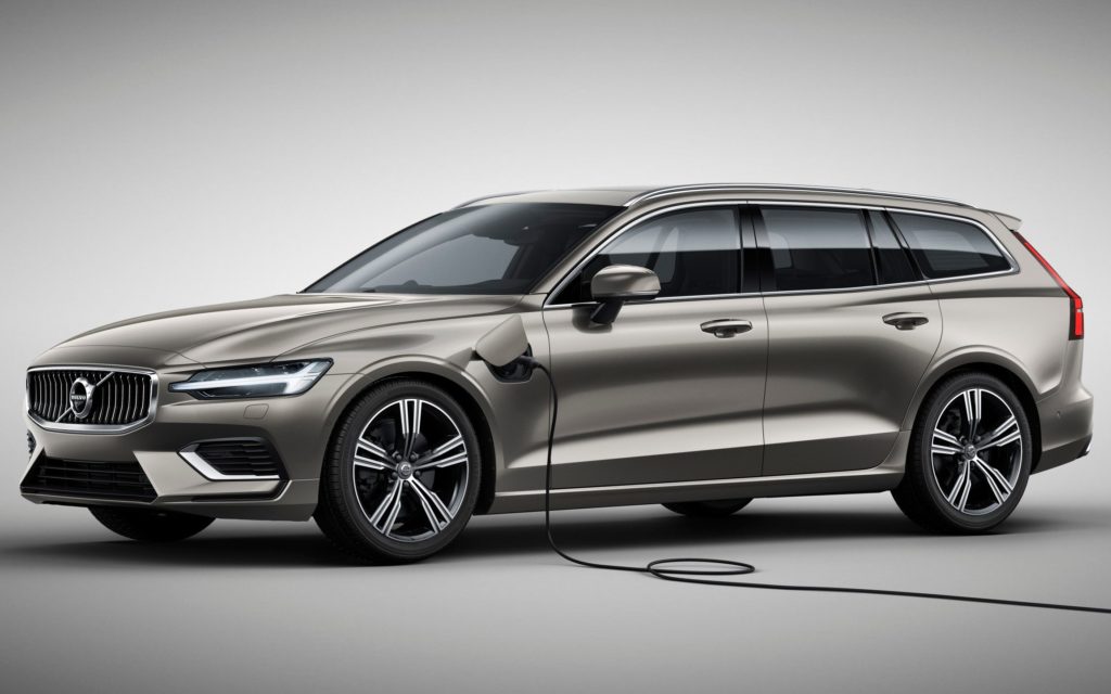 volvo v60 plug in hybrid phev Elektromobil roka 2020 Plug-in hybrid