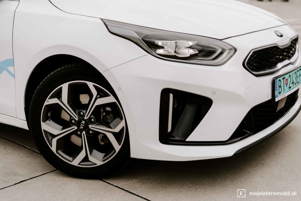 Kia Ceed SW PHEV plug-in hybrid