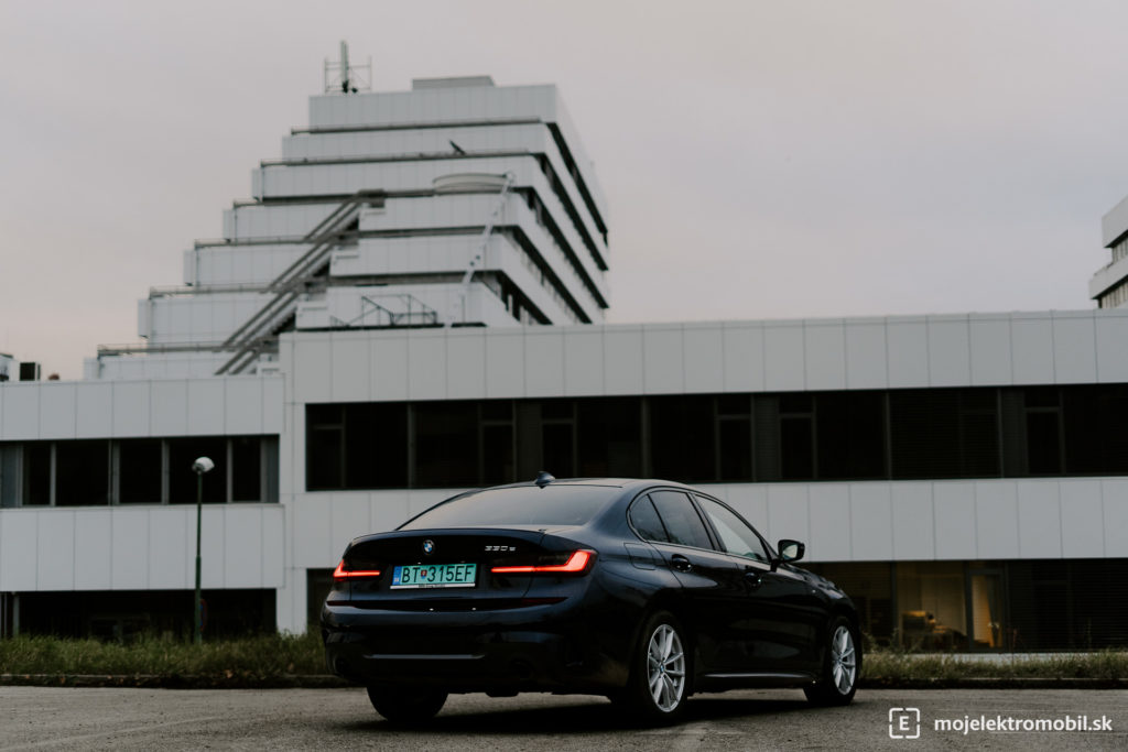 bmw phev plug in hybrid 330e