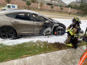 tesla model s požiar