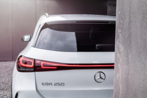 Mercedes-Benz EQ, EQA 250, AMG Line, mountaingrau magno, Studioaufnahme /