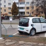 Nabíjanie elektromobilov zo stĺpov verejného osvetlenia (