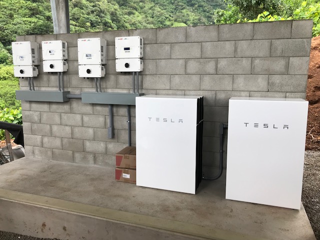 Virtuálna elektráreň - batériové úložisko Tesla Powerwall na Havaji (Foto: SolarPowerWorldOnline)