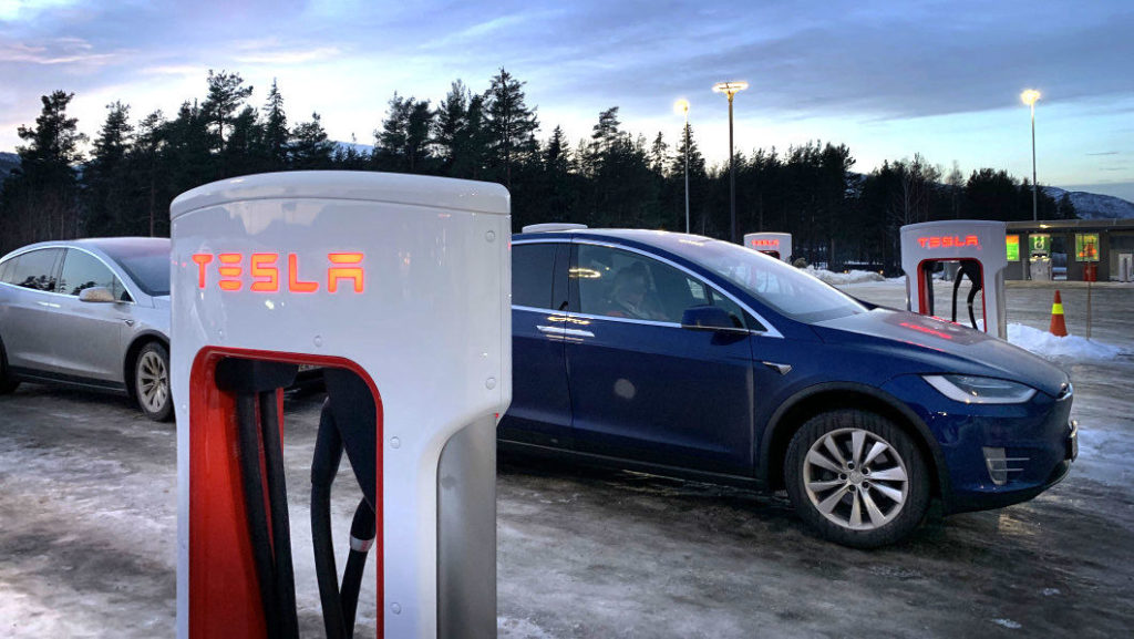 Tesla Supercharger nabíjanie