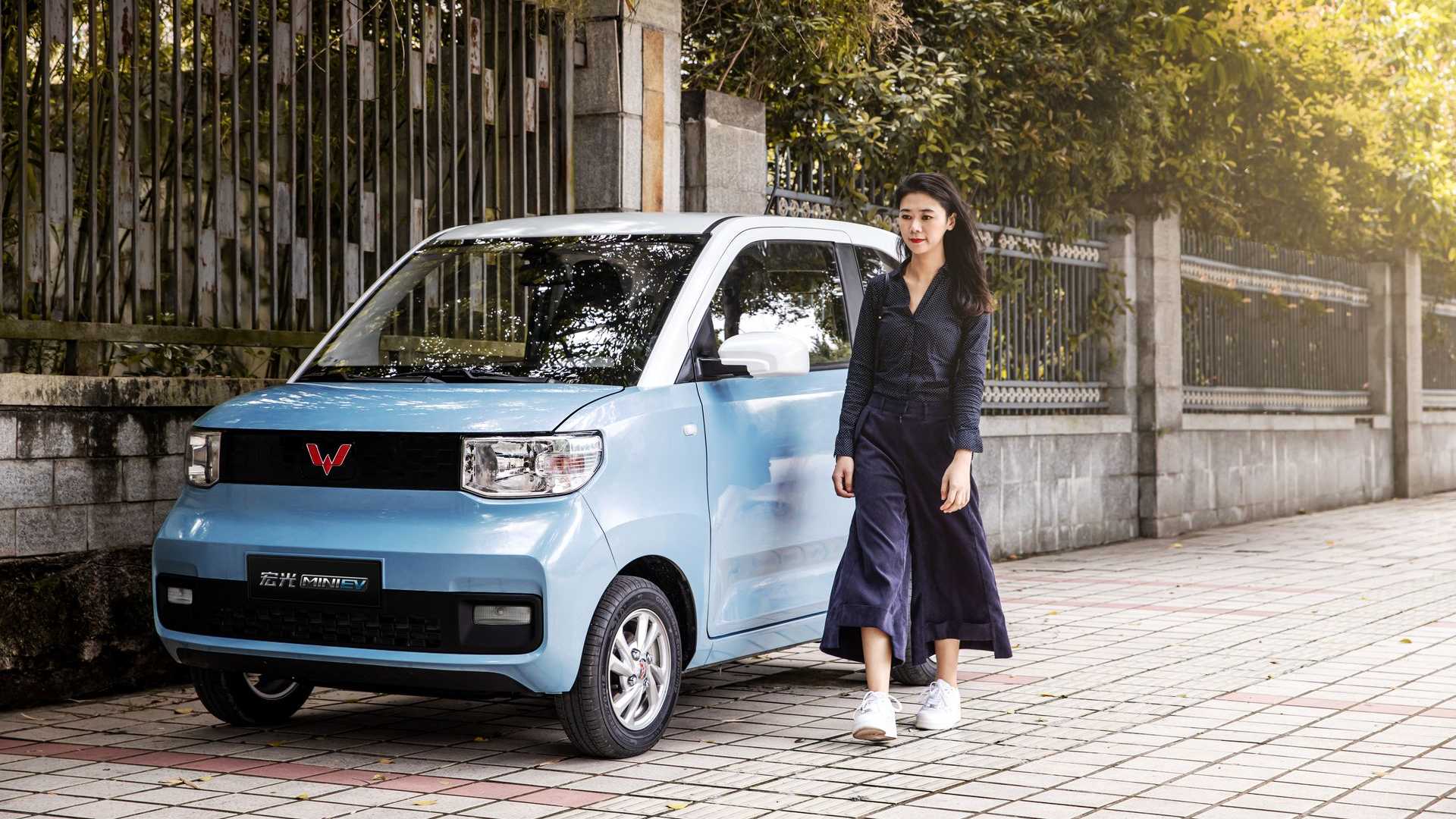 Wuling Hong Guang MINI EV lacný čínsky elektromobil