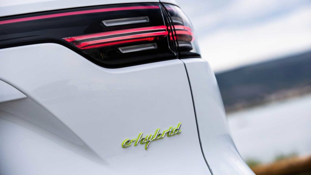 Porsche Cayenne PHEV 2021 plug-in hybrid