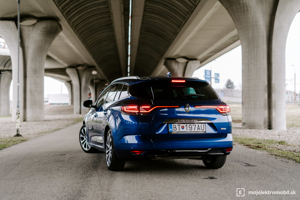 Renault Megane plug-in hybrid PHEV TEST