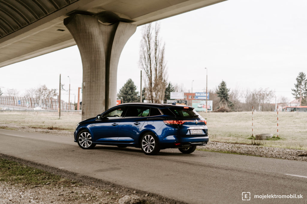 Renault Megane plug-in hybrid PHEV TEST