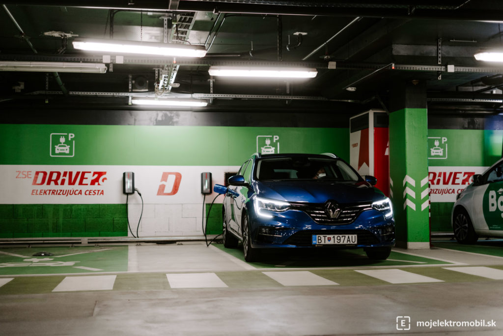 Renault Megane plug-in hybrid PHEV TEST
