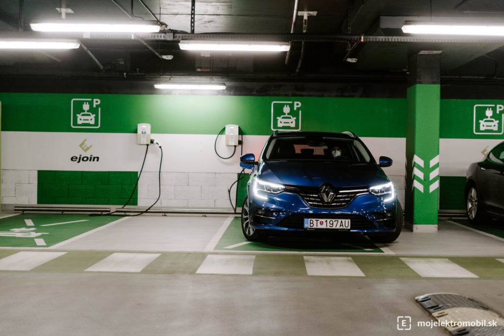 Renault Megane plug-in hybrid PHEV TEST