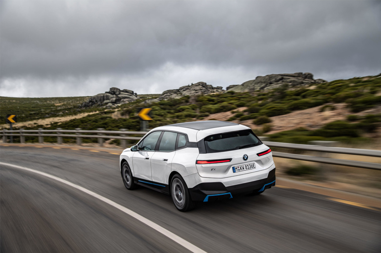 BMW iX elektrické SUV elektromobil