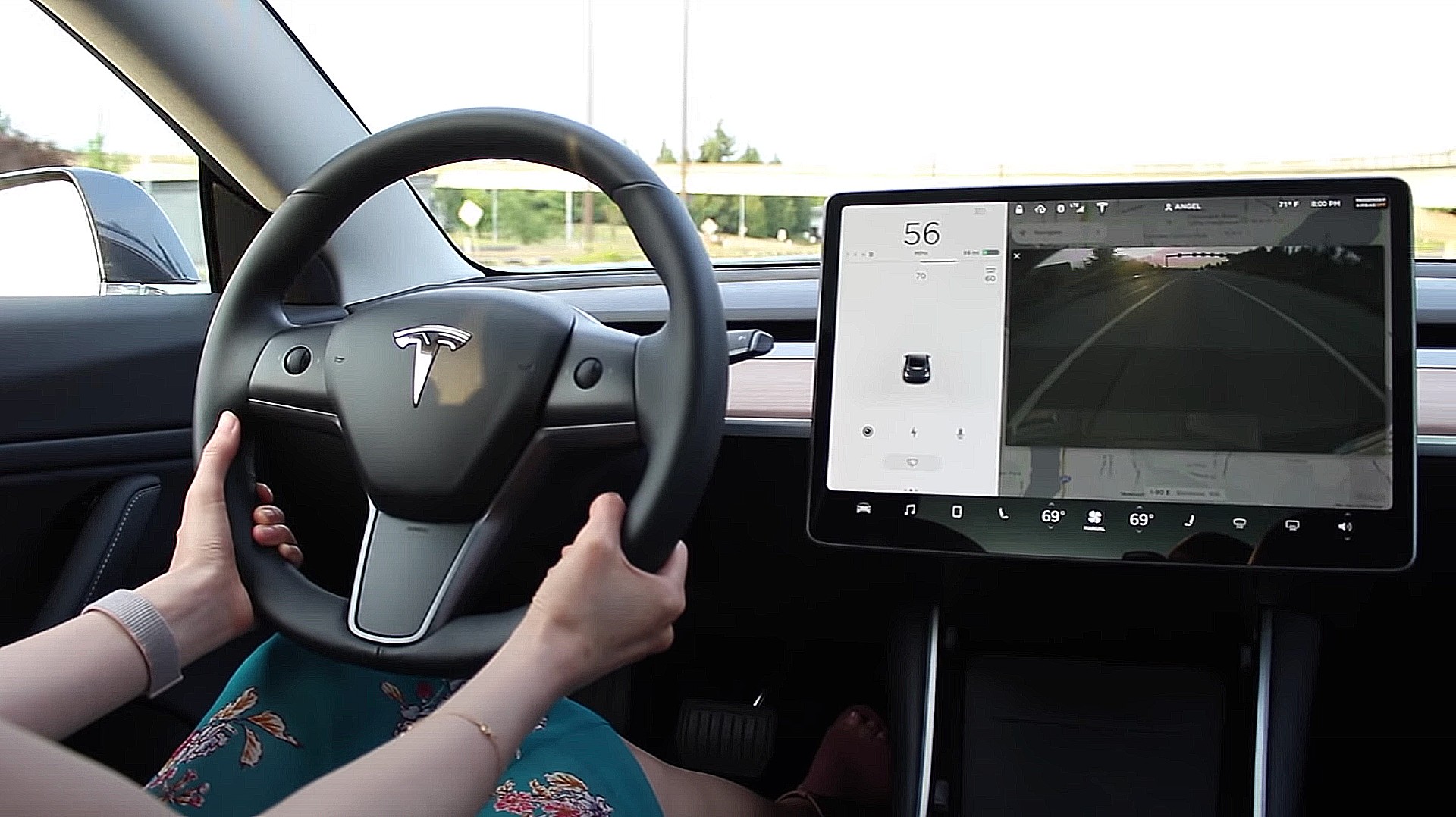 Systém autonómnej jazdy - Tesla FSD Beta (Foto: Teslarati)