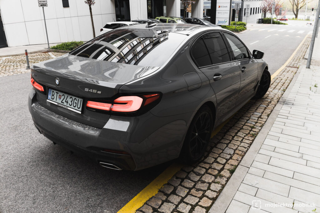 BMW 545e TEST