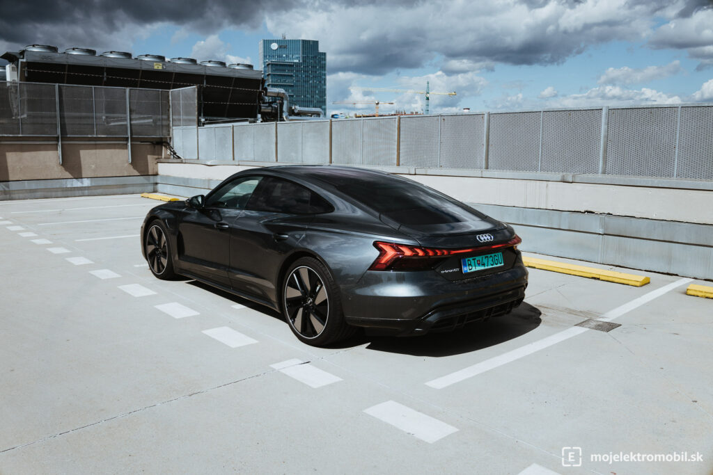 Audi e-tron GT TEST