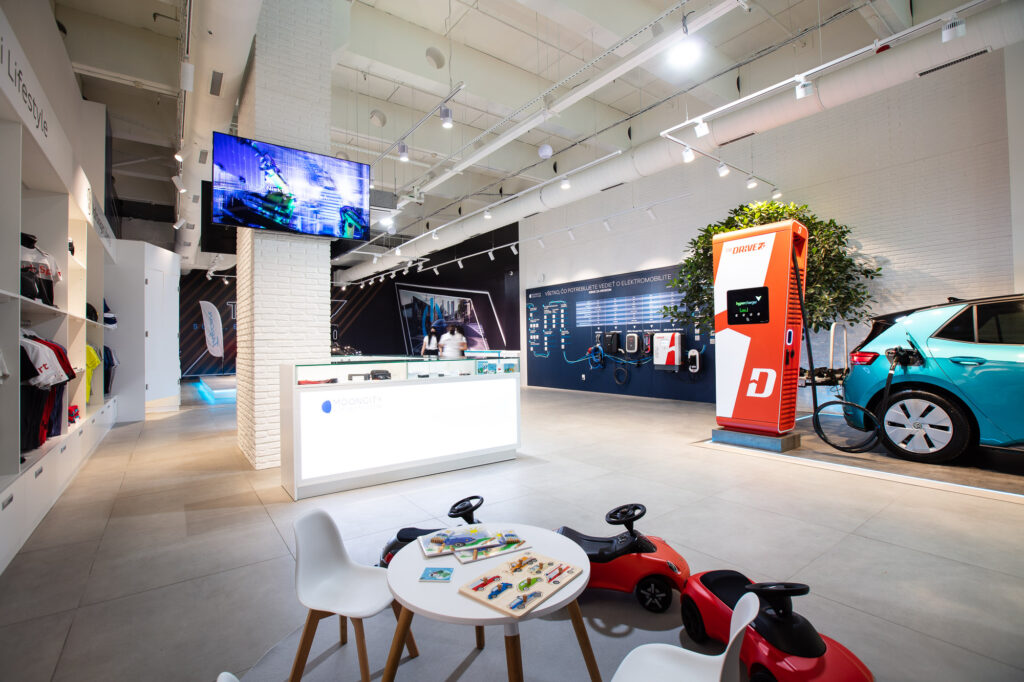 Mooncity e-mobility store v Auparku