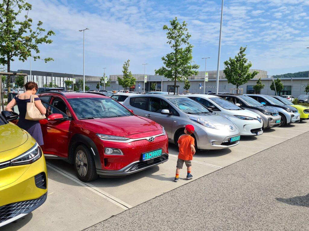 Stretnutie majiteľov Elektromobil 2021 Bratislava Bory Mall