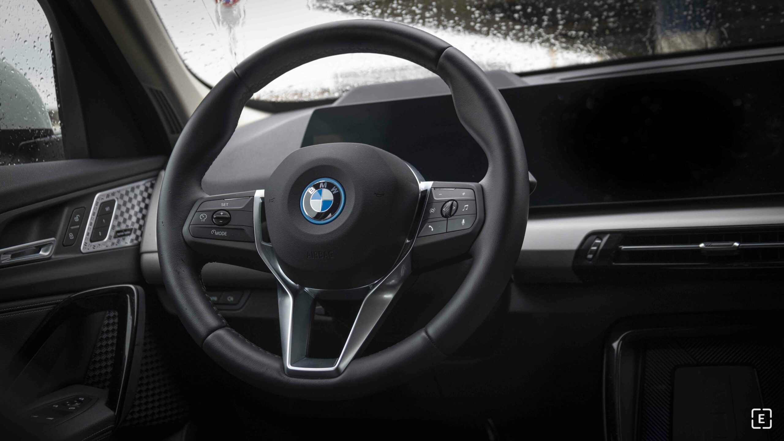 interier BMW-ix1