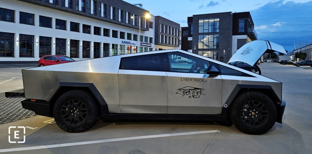 Tesla Cybertruck na Slovensku