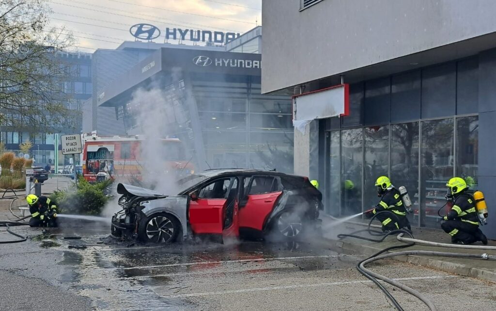 volkswagen id4 hilti poziar bratislava elektromobil