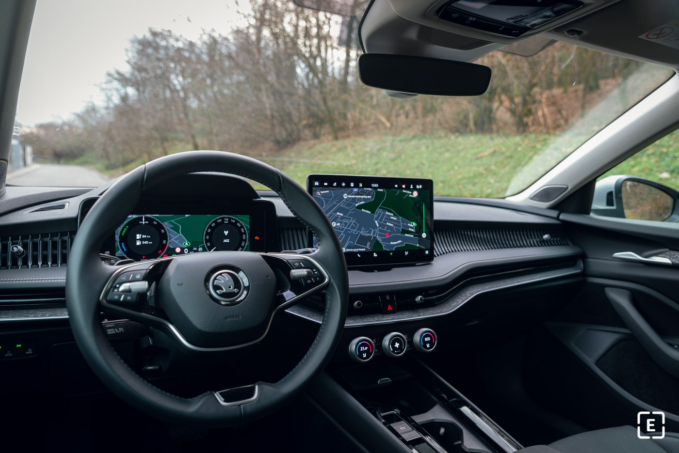 test skoda superb combi phev price 2025