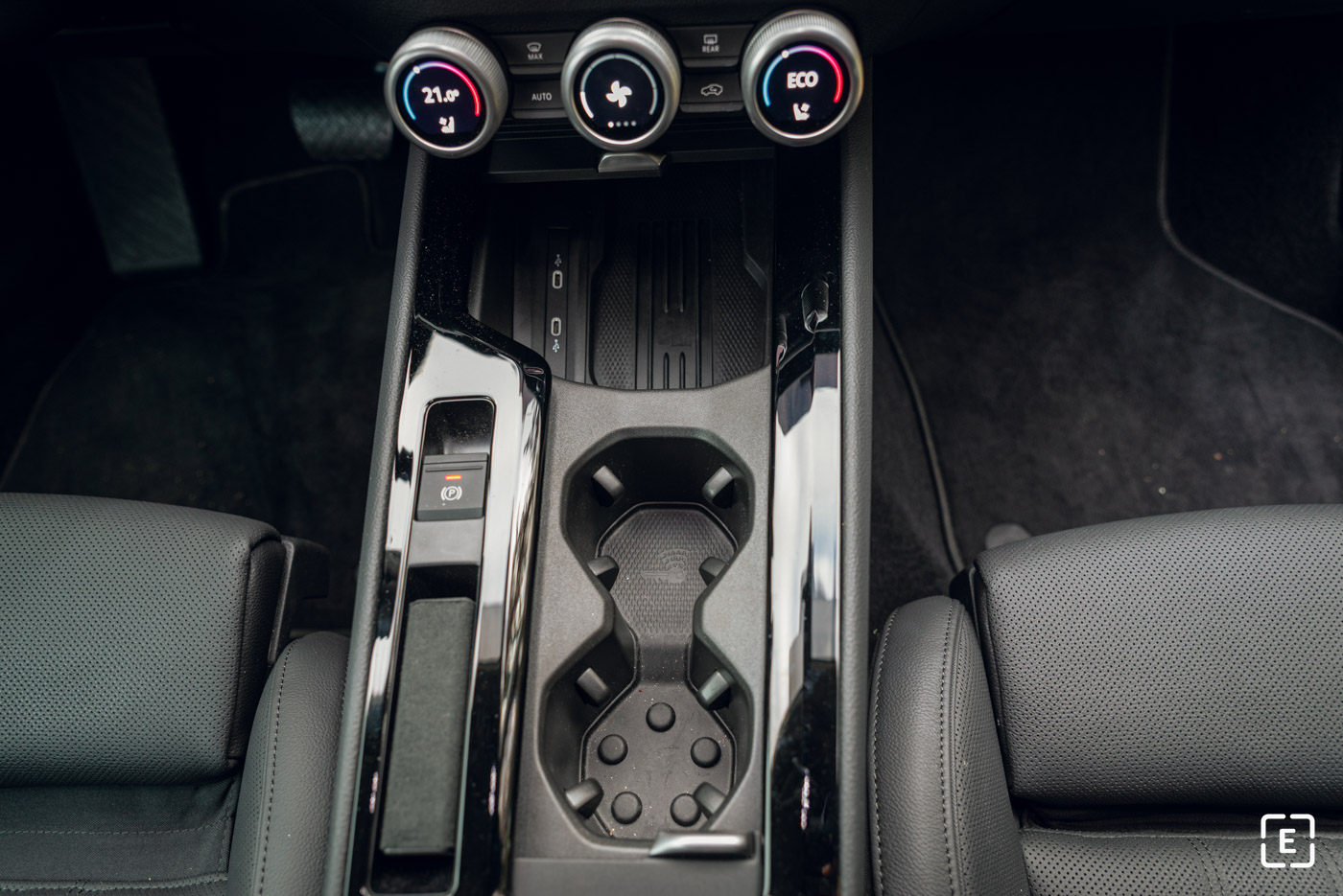 skoda Smart Dials a bezdrôtová nabíjačka wireless charging