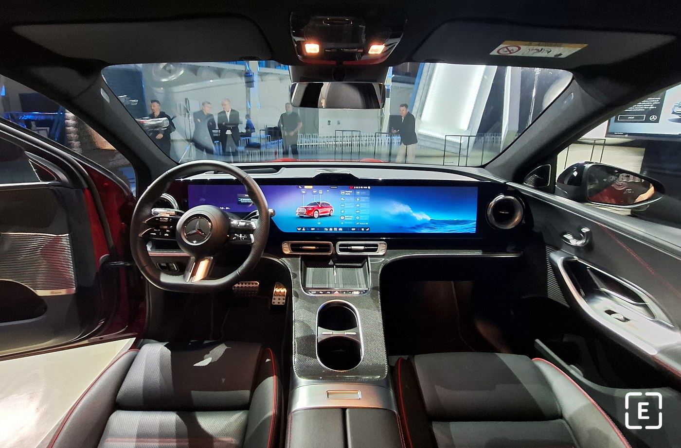 Hyperobrazovka MBUX Mercedes-Benz GLC EQ hyperscreen interior