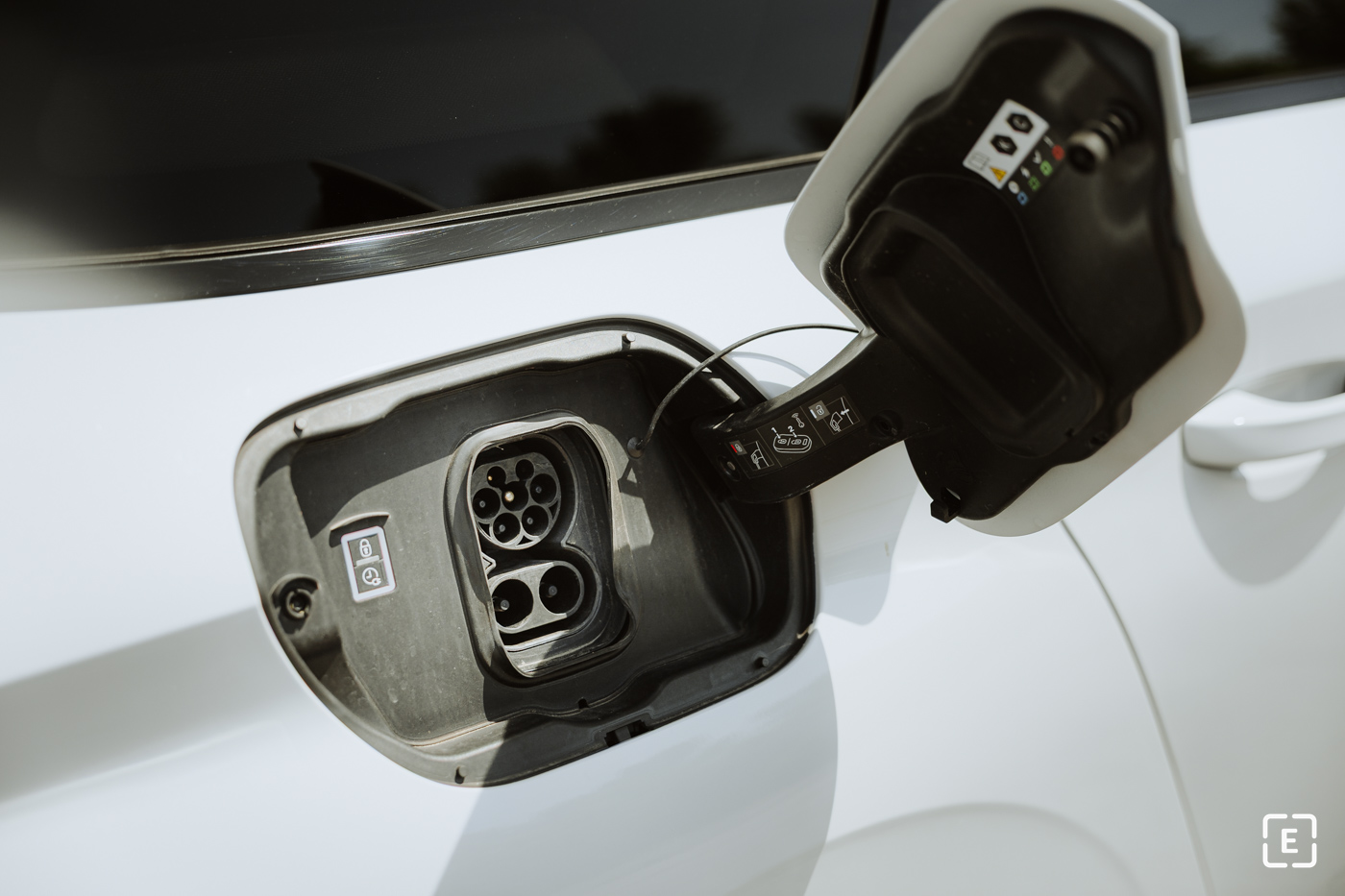 test Peugeot e-308 SW