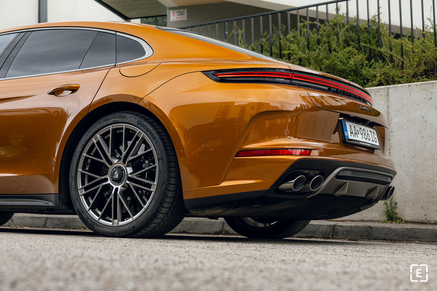 Test PHEV Porsche Panamera Turbo S E-Hybrid 2025 recenze