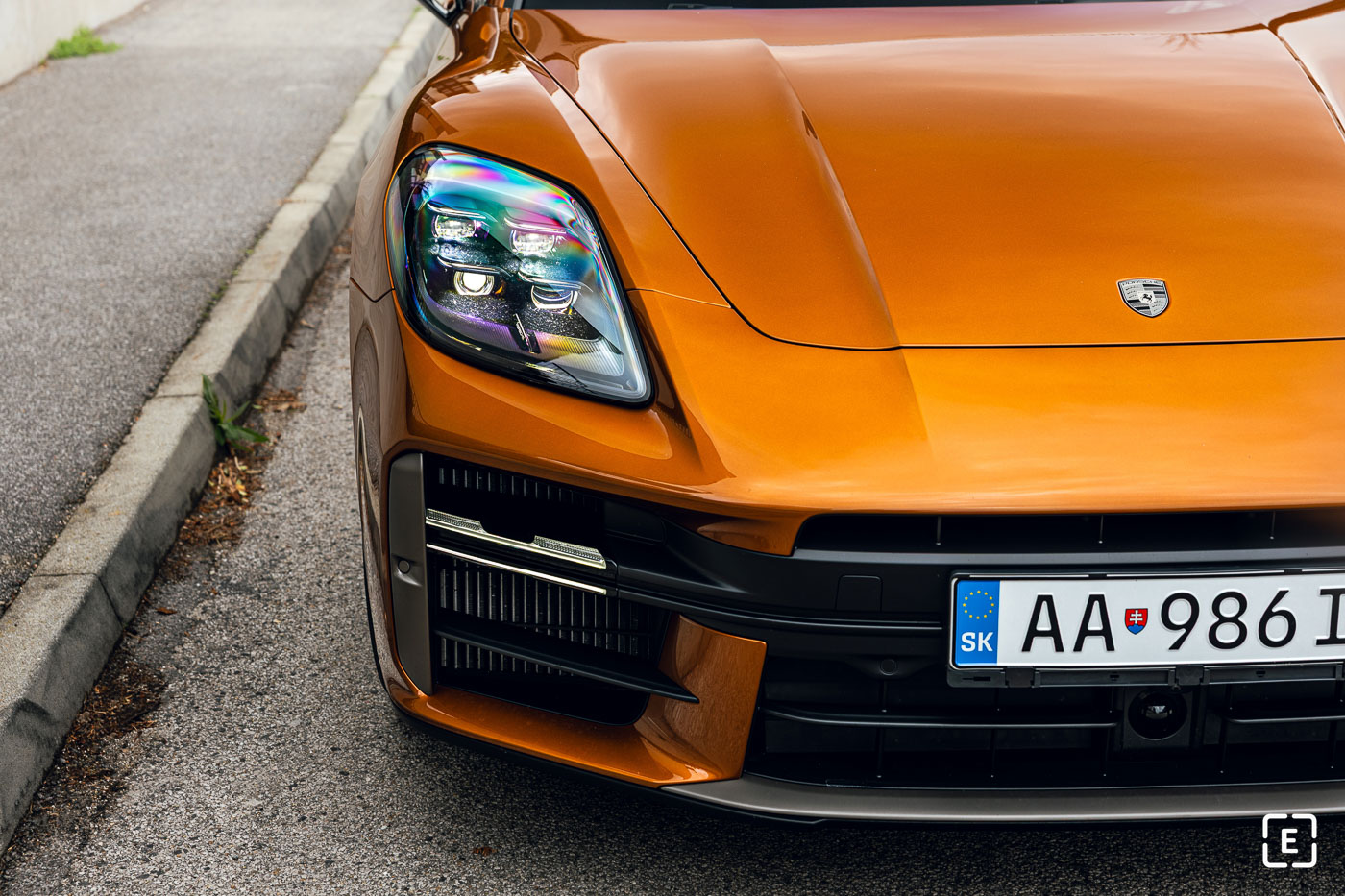 front 2025 Porsche Panamera Turbo S E-Hybrid hd matrix led light headlamps