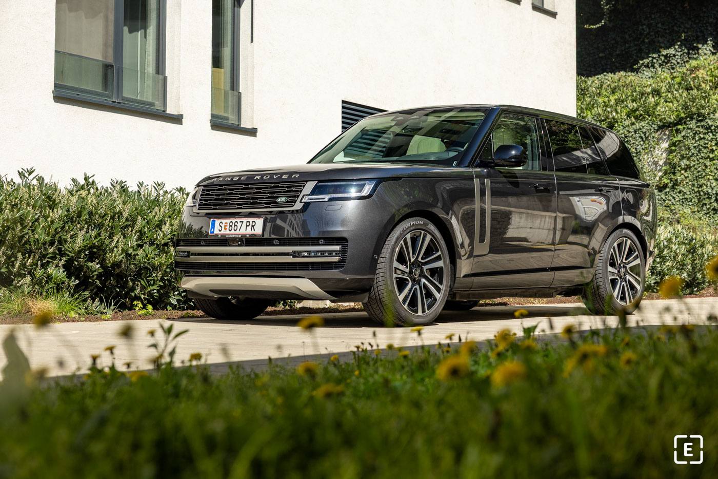 Test Range Rover P550e PHEV 2025 plug in hybrid