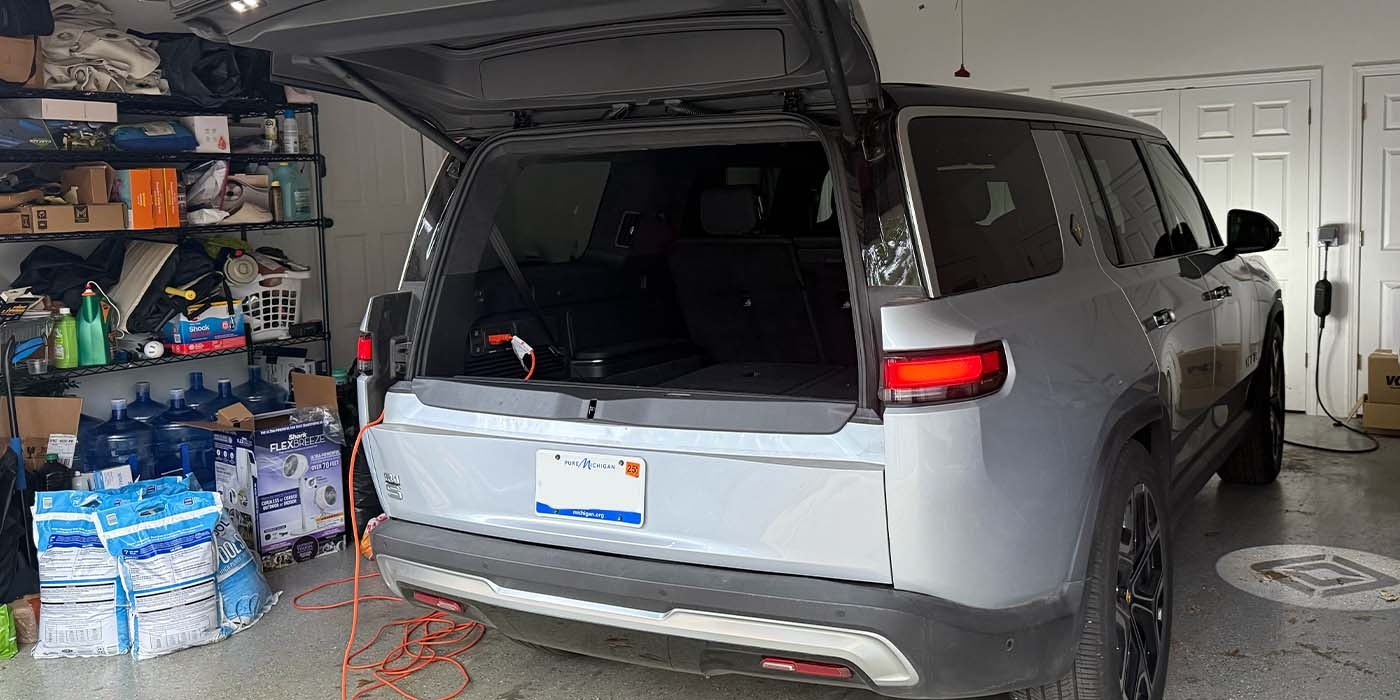 Rivian v garazi V2L