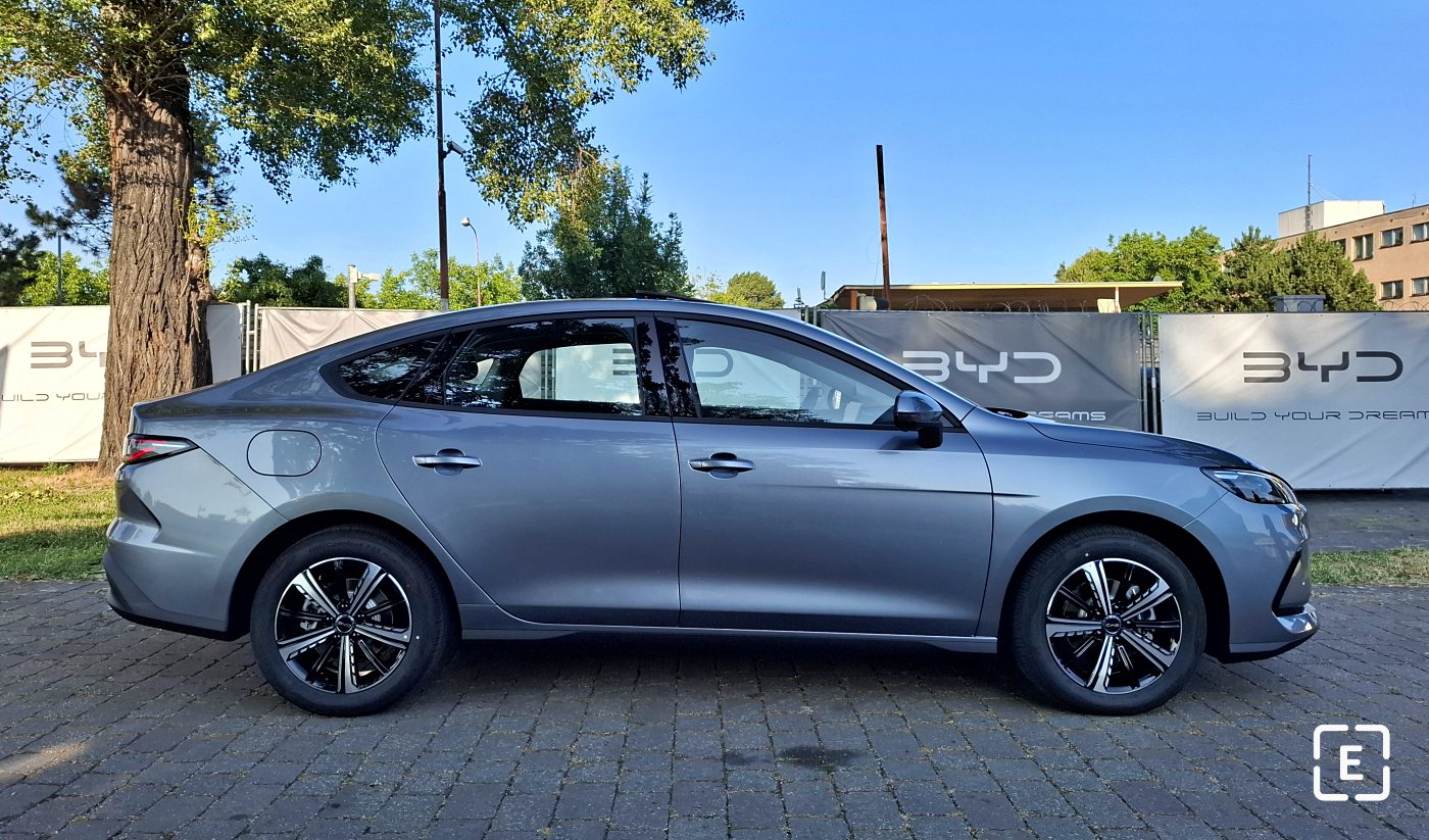 Plugin hybrid BYD Seal 5 DM-i 2025 test
