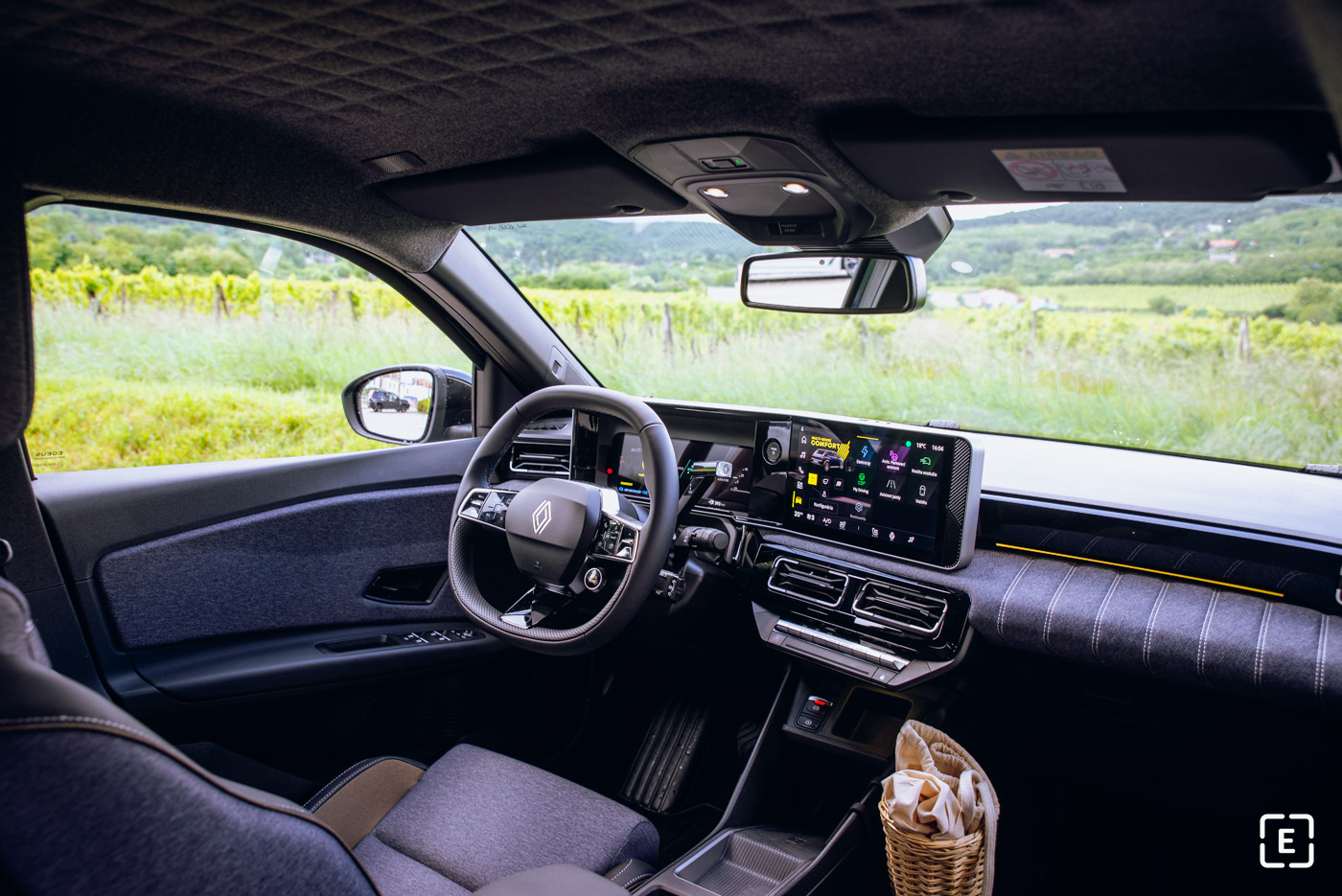 interior Renault 5 E-Tech 2025 dashboard