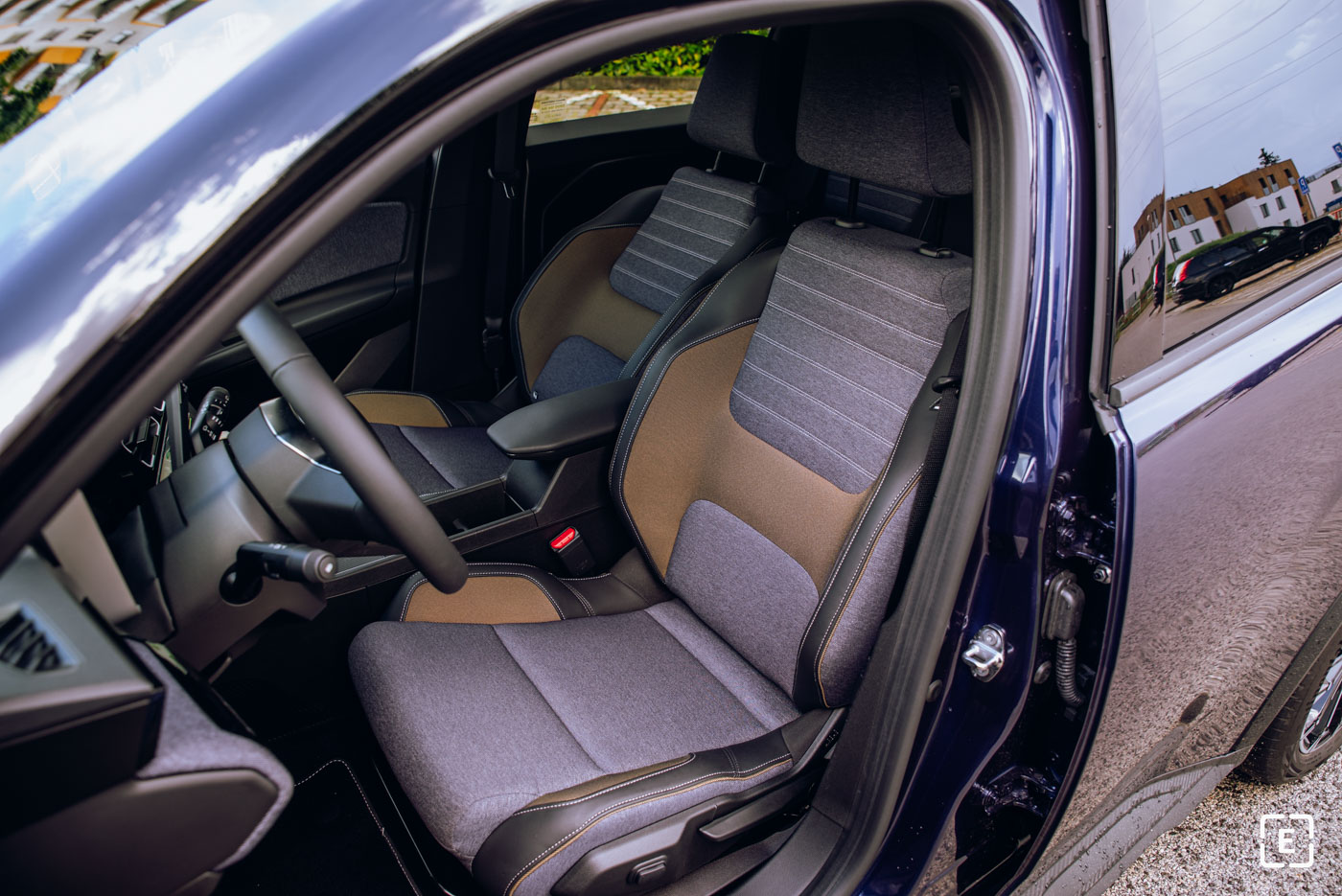 front seats Renault 5 E-Tech ergonomic sport