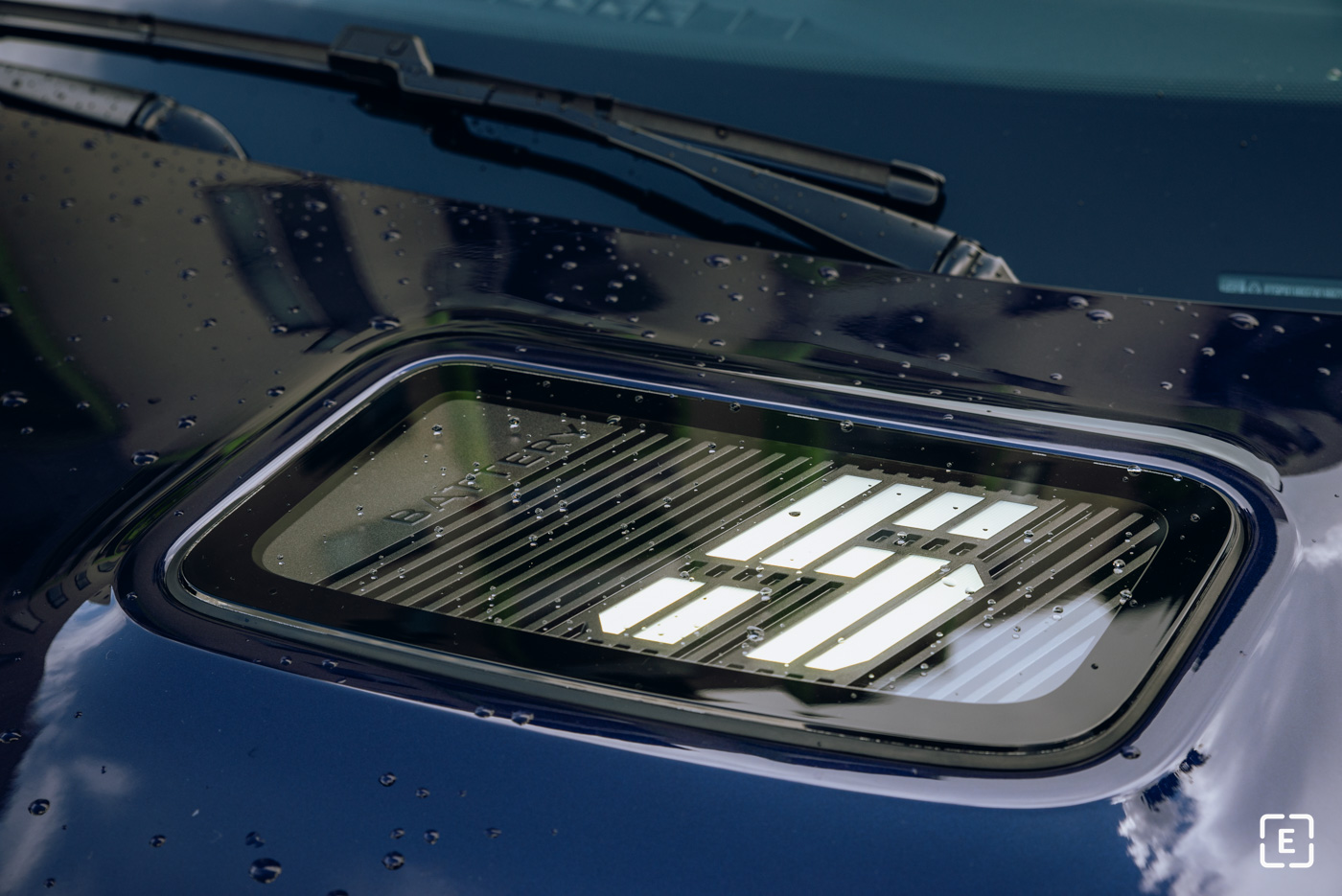 bev electric renault 5 e-tech light panel charging