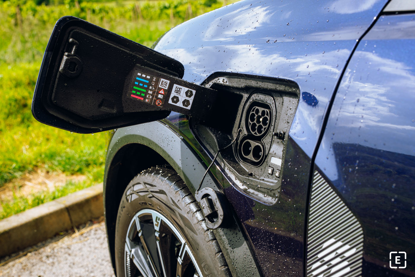 electric Renault 5 E-Tech charging 10-80 soc time kw power