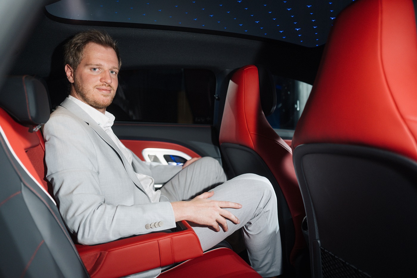 headroom legroom mercedes-benz cla shooting brake eq electric bev 2026 interior photo rear seats