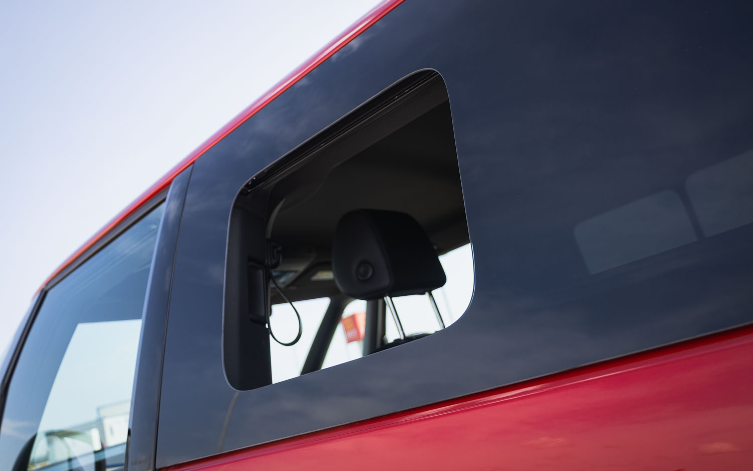 vw id buzz rear side windows open