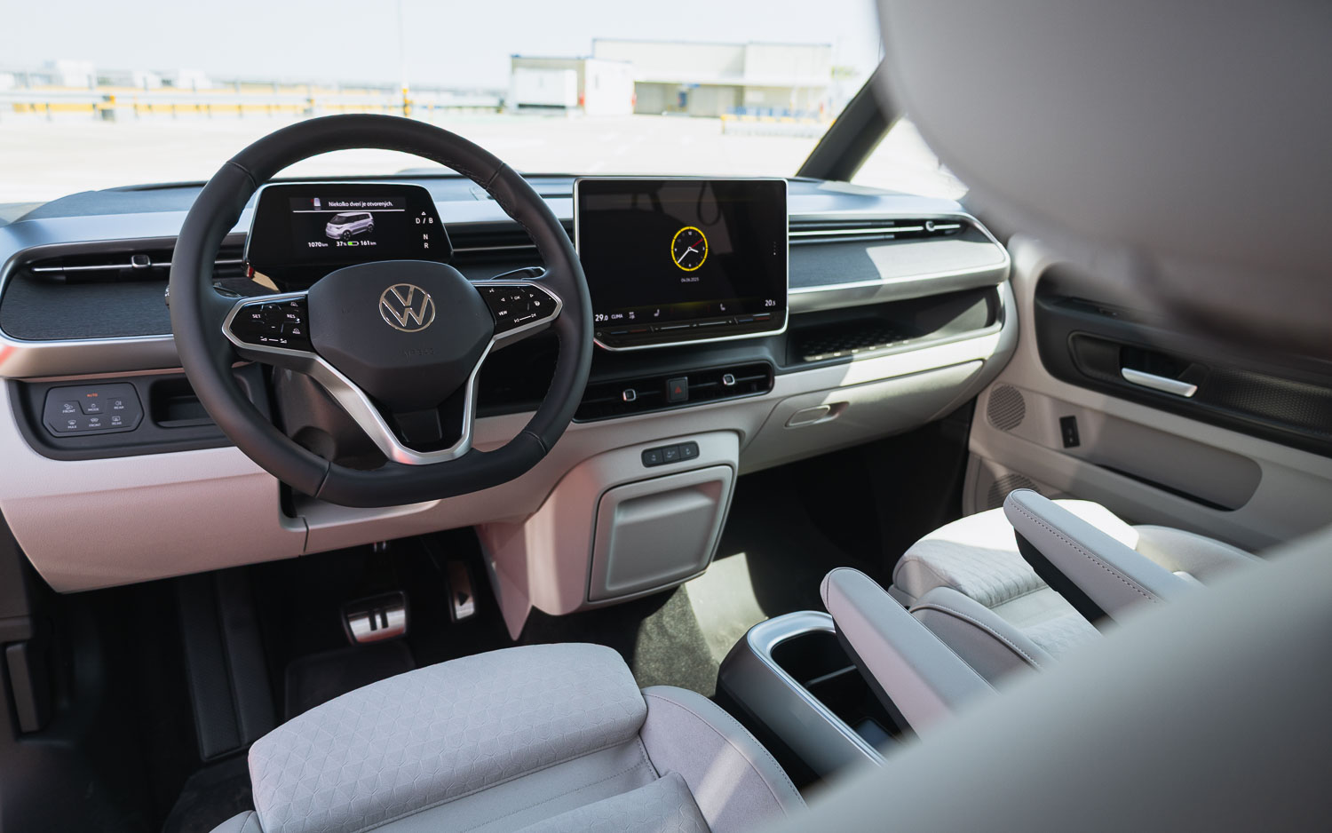 Test 2025 Volkswagen ID. Buzz Long wheelbase Interior innenraum dashboard