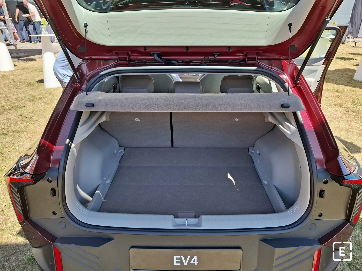 objem kufra kia ev4 hatchback boot space kofferraum