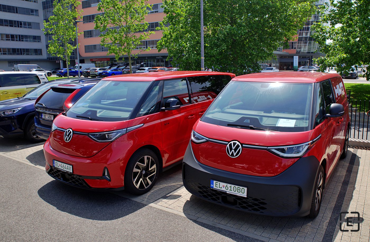 test Volkswagen ID. Buzz GTX vs. ID. Buzz Cargo 4MOTION