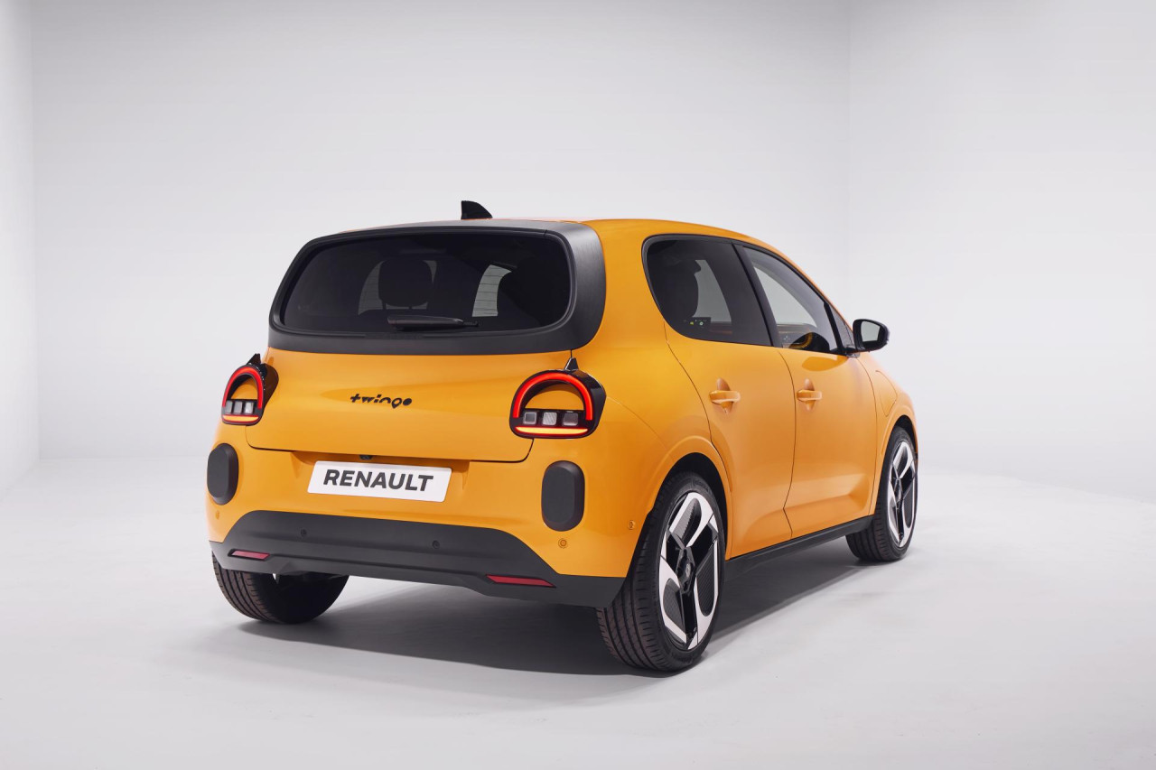 Staronový model Twingo predstaví francúzska automobilka svetu už 6. novembra.
